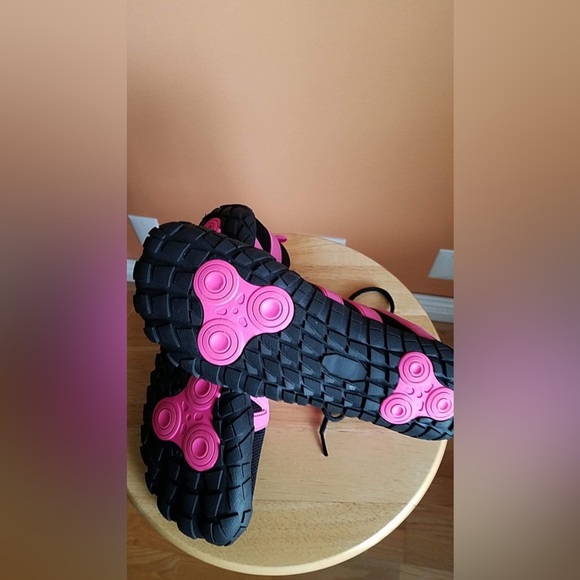 Black and Pink Mesh Athletic Shoes for Running - Picture 6 of 7